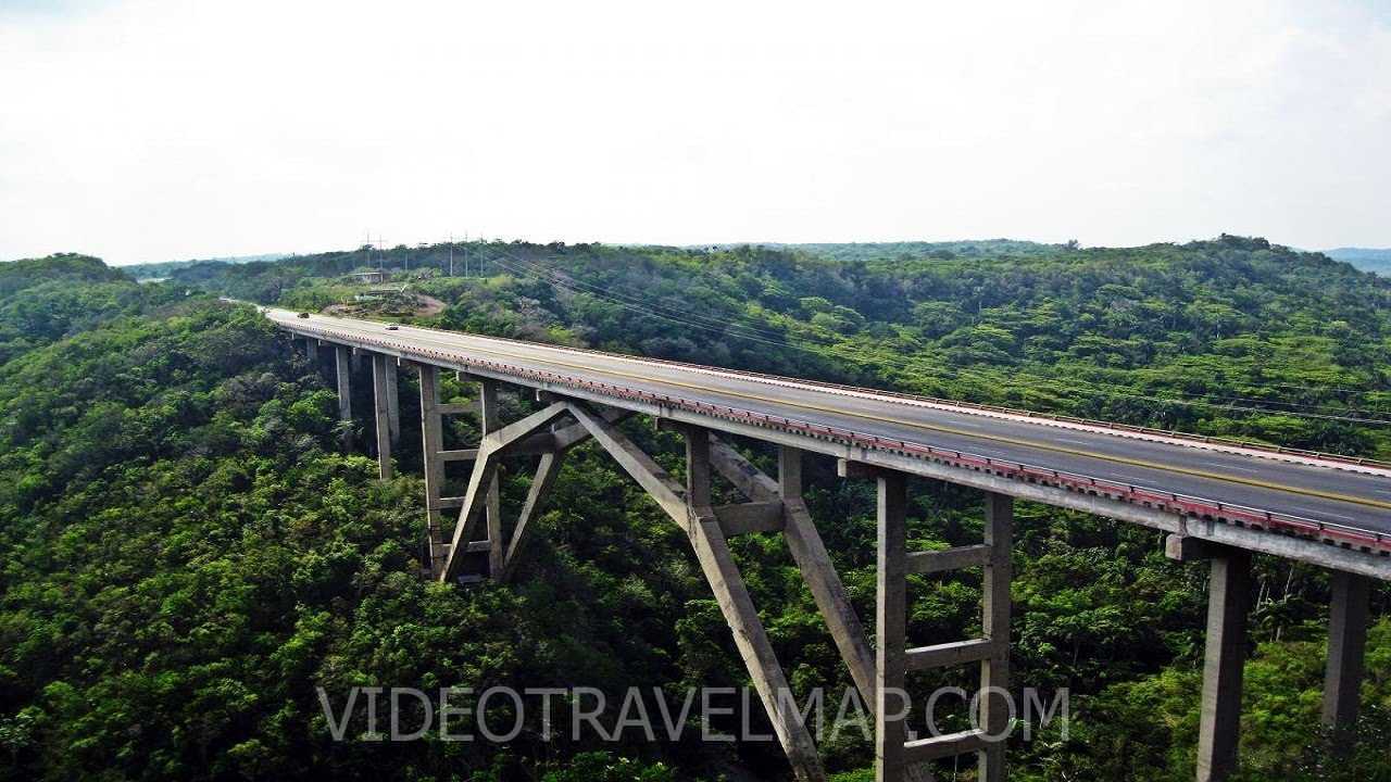 Widok na Most Bacunayagua Kuba » Jack Podróżnik